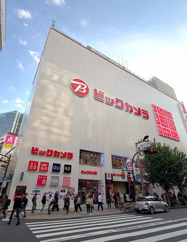 新宿三丁目駅:ビックカメラ新宿東口店 B2Fの外観写真