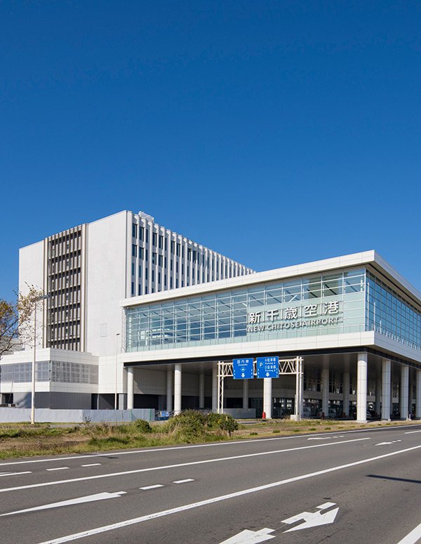 新千歳空港（国内線）:到着口ANA側の外観写真