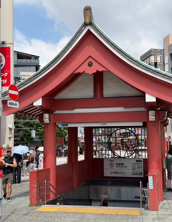 浅草駅:東京メトロ銀座線 吾妻橋方面改札外の外観写真