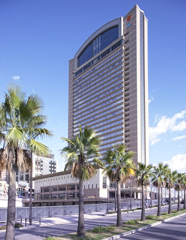 Exterior view of Universal-City Station (Hotel Keihan Universal Tower)