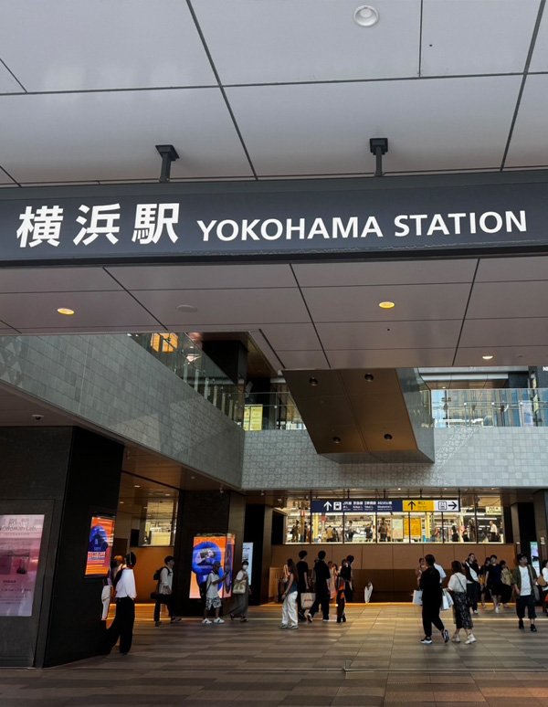 横浜駅:東横線・みなとみらい線 横浜駅 改札内の外観写真