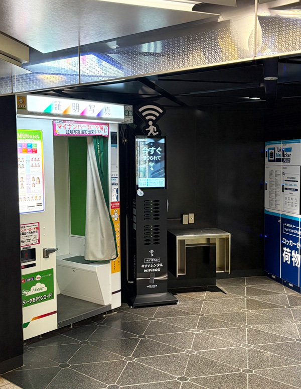 銀座駅:東京メトロ丸ノ内線数寄屋橋交差点方面改札外の写真