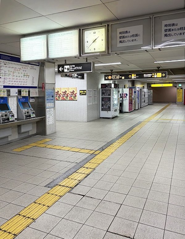 日本橋駅:Osaka Metro 堺筋線 東改札外の外観写真